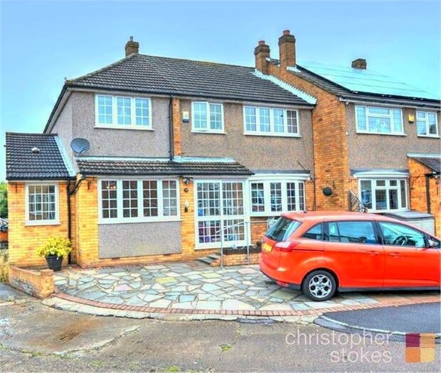 1 Bedroom Flat To Rent In Woodcote Close, Cheshunt, Hertfordshire, EN8