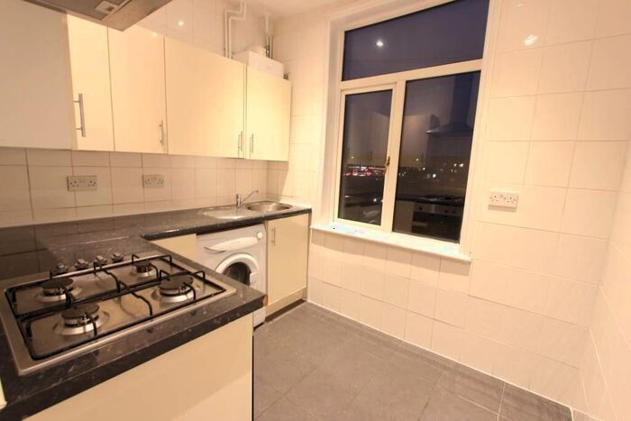 2 Bedroom Flat To Rent In Greenhill Way, Harrow, HA1