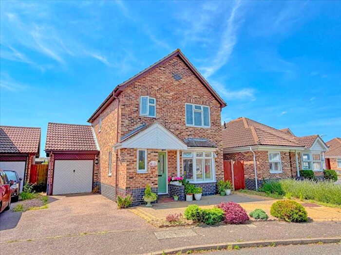3 Bedroom Detached House For Sale In Heron Way, Frinton On Sea, CO13
