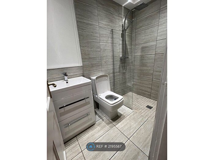 2 Bedroom Flat To Rent In Dorset Street, Glasgow, G3