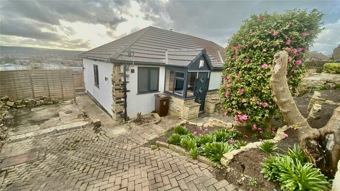 2 Bedroom Bungalow For Sale In Dunkirk Rise, Riddlesden, Keighley, West Yorkshire, BD20
