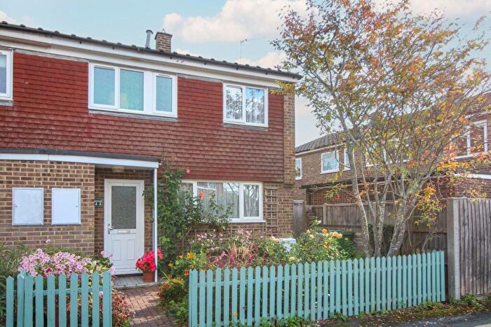 3 Bedroom Semi-Detached House For Sale In Yardley Avenue, Pitstone, LU7