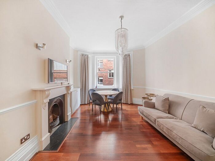 2 Bedroom Flat To Rent In Buckingham Gate, London, SW1E