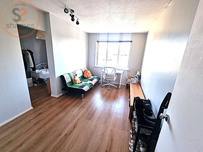 1 Bedroom Flat To Rent In Hogarth Crescent, London, SW19