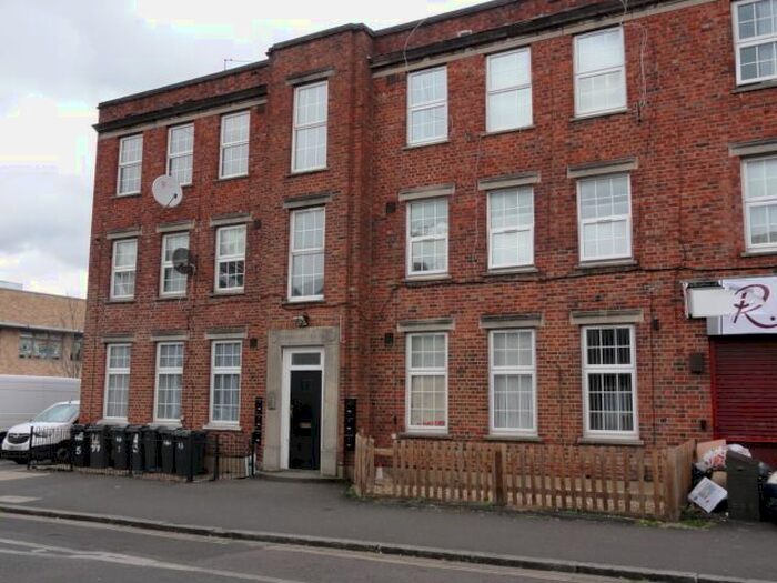 2 Bedroom Flat To Rent In School Road, Hounslow, TW3