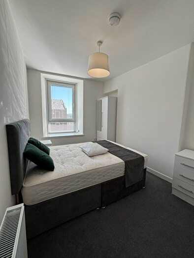 2 Bedroom Flat To Rent In Pitfour Street, West End, Dundee, DD2