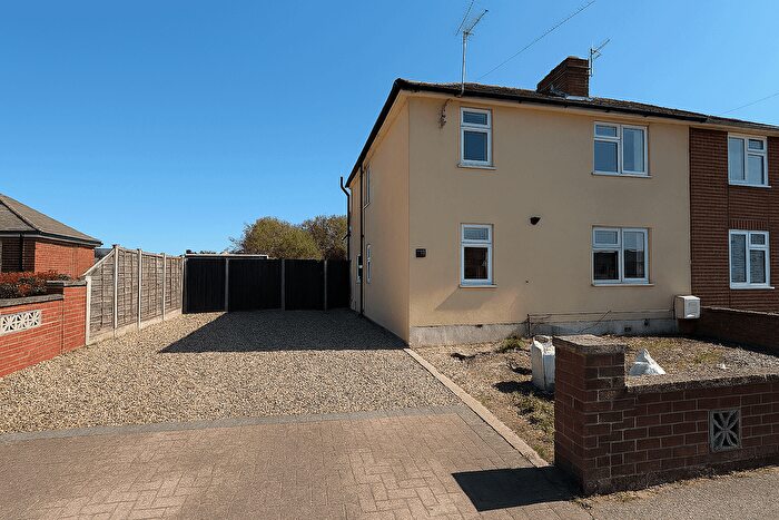 3 Bedroom Semi-Detached House For Sale In Lowestoft, NR32
