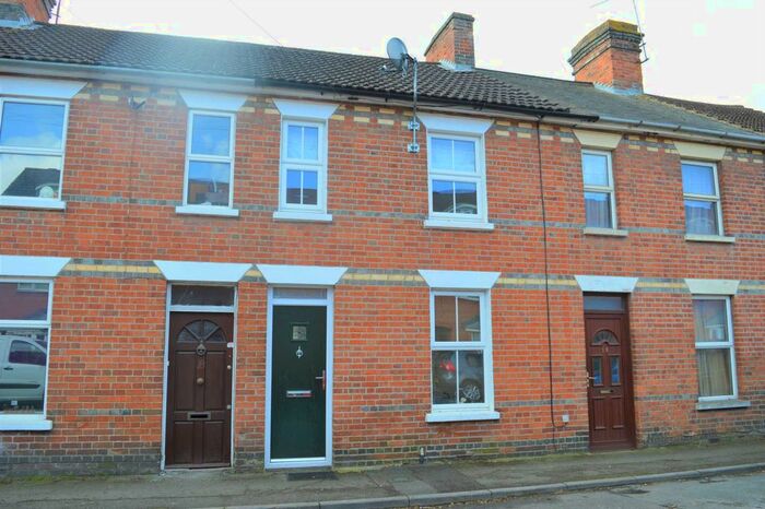2 Bedroom Terraced House To Rent In York Road, Newbury, RG14