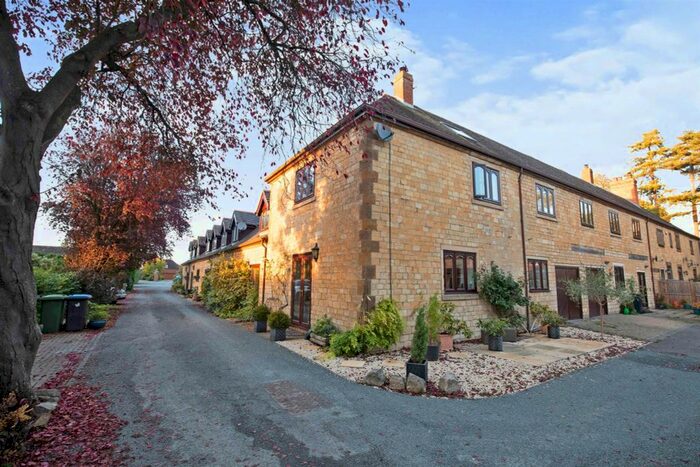 3 Bedroom Property For Sale In Norton Grange, Little Kineton, Warwick, CV35