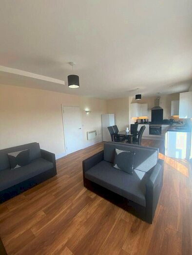 2 Bedroom Apartment To Rent In Chingford Mount Road, London, E4