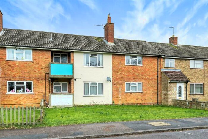 2 Bedroom Flat To Rent In St. Peters Road, Basingstoke, RG22