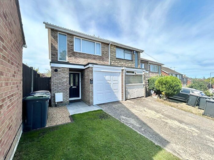 3 Bedroom Semi-Detached House For Sale In Tomlinson Avenue, Luton, LU4