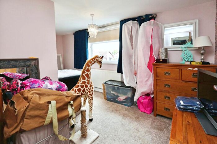 3 Bedroom Bungalow For Sale In Elgin Close, Fareham, Hampshire, PO15