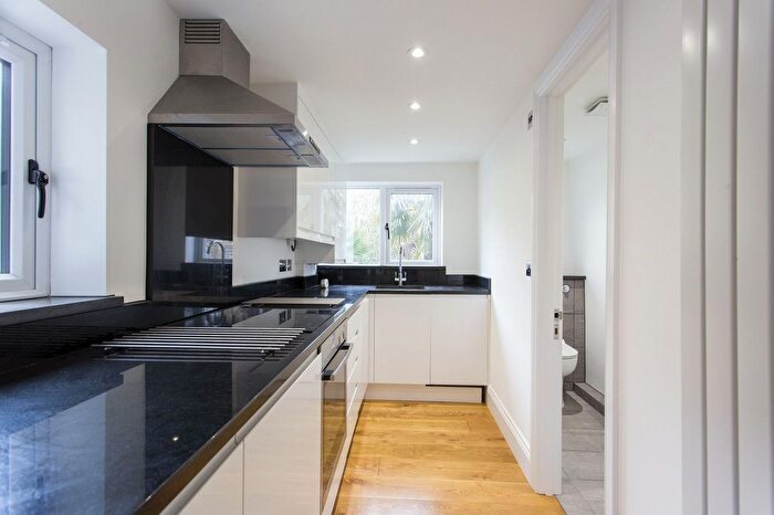 1 Bedroom Flat For Sale In Egbert Street, London, NW1