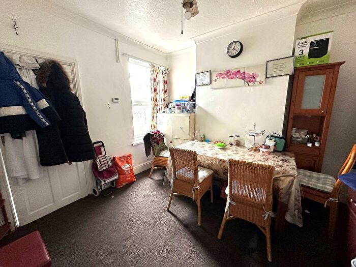 2 Bedroom Terraced House For Sale In Dane Road, Biscot, Luton, Bedfordshire, LU3