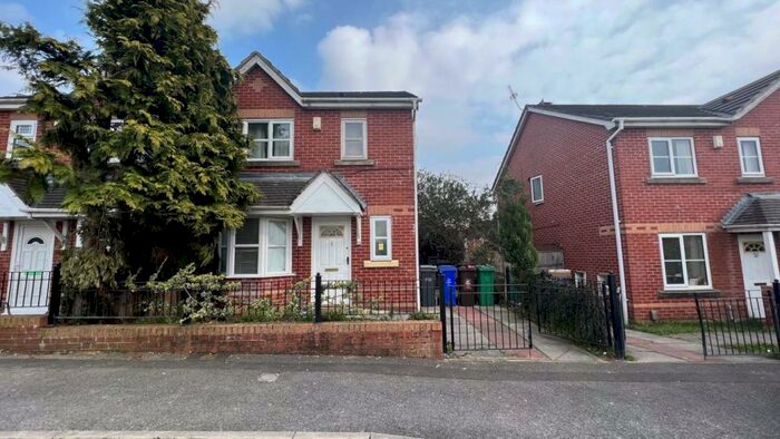 3 Bedroom House To Rent In Barrow Hill Road, Manchester, M8