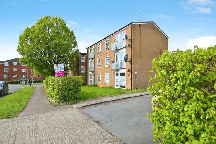 1 Bedroom Flat For Sale In Upperfield Road, Welwyn Garden City, AL7