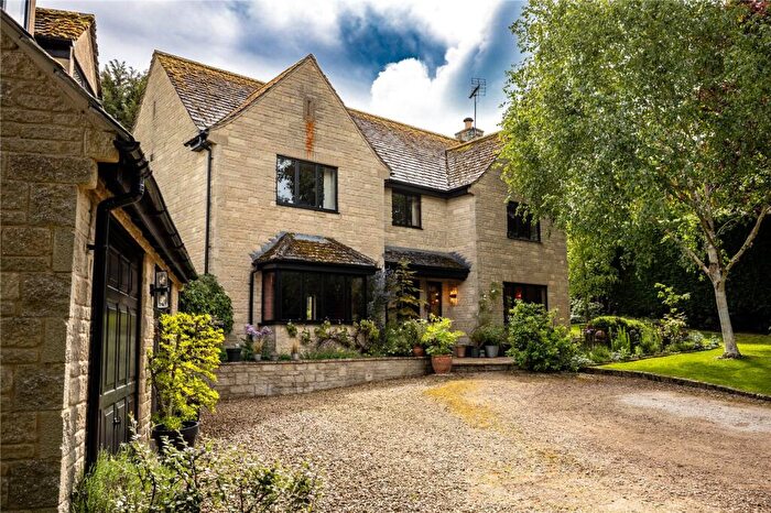 4 Bedroom Detached House For Sale In Shipton-under-Wychwood, OX7