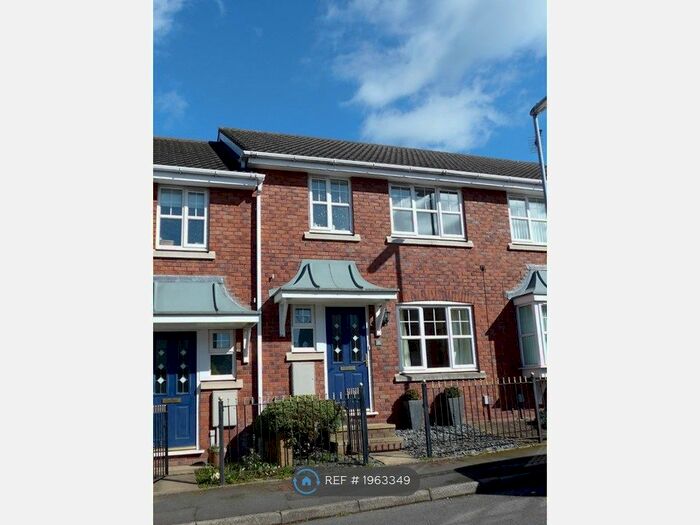 3 Bedroom Terraced House To Rent In Cross Street, Stone, ST15