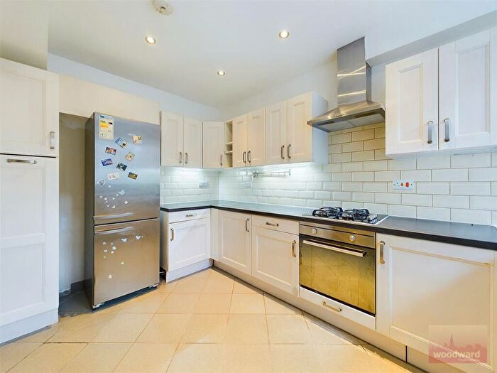 3 Bedroom Flat To Rent In Mount Park Avenue, Harrow On The Hill, HA1