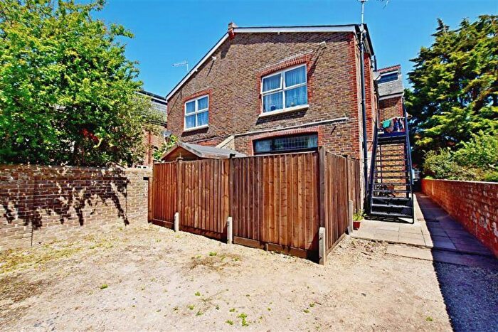 1 Bedroom Flat To Rent In Richmond Avenue, Bognor Regis, PO21