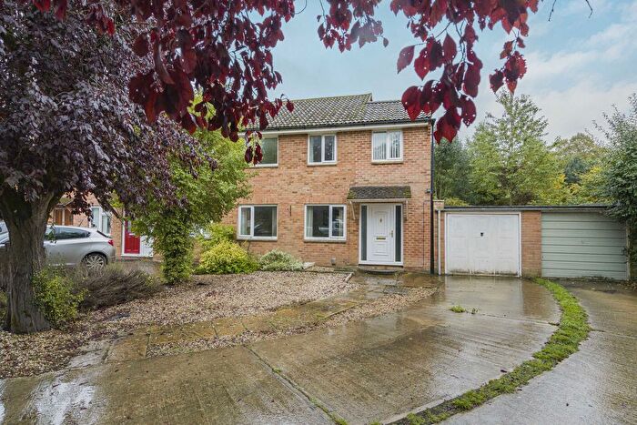 4 Bedroom Semi-detached House For Sale In The Paddocks, Yarnton, OX5