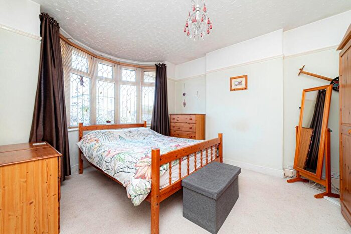2 Bedroom Semi-Detached Bungalow For Sale In Sandown Drive, Herne Bay, CT6