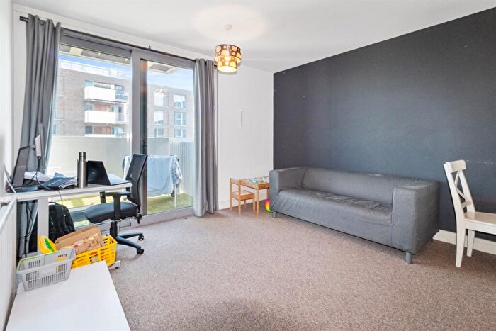 1 Bedroom Apartment To Rent In Heron Place, E16