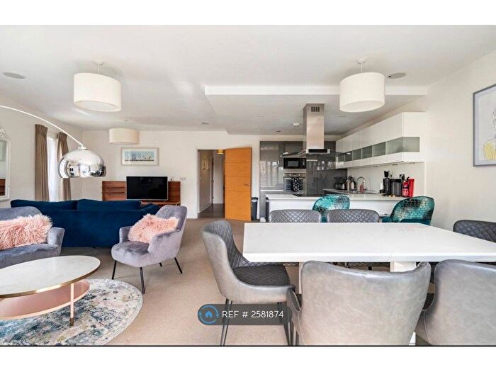 2 Bedroom Flat To Rent In Blagrove Road, Teddington, TW11