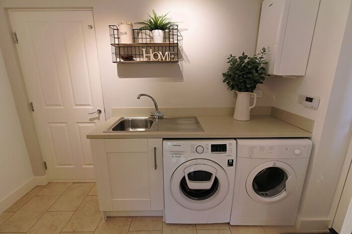 4 Bedroom Detached House For Sale In Gloster Road, Lutterworth, Leicestershire, LE17