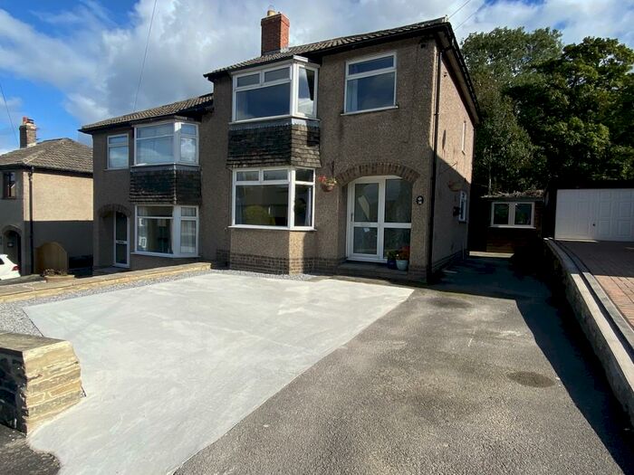 3 Bedroom Semi-Detached House To Rent In Clough Ave, Steeton, BD20