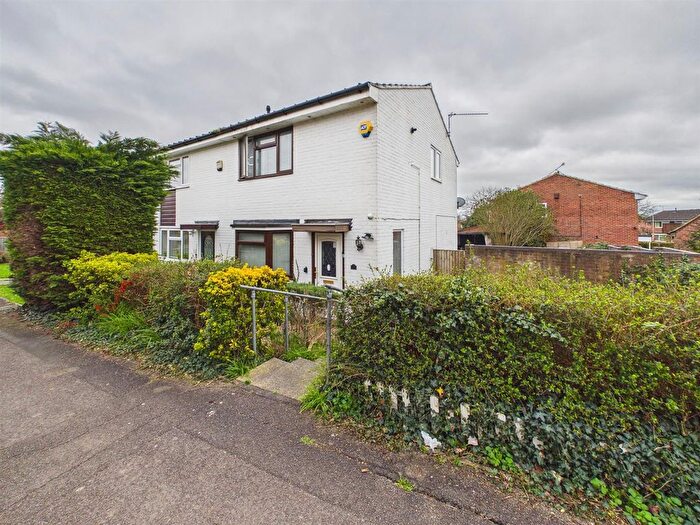 2 Bedroom Semi Detached House For Sale In Montrose Walk, Calcot, Reading, RG31