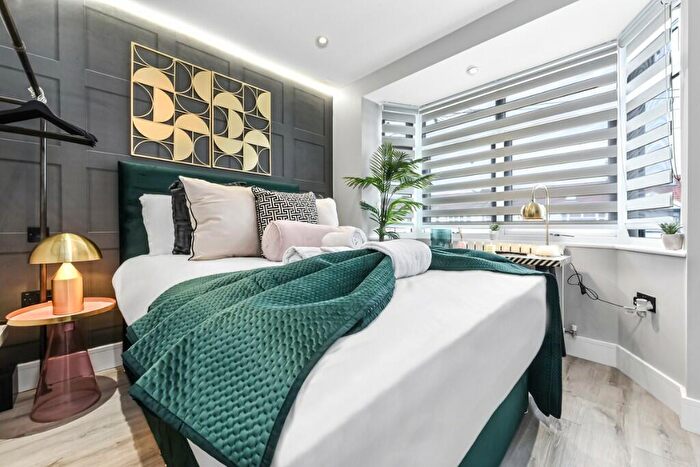 4 Bedroom House To Rent In Larmans Road, Enfield, Middlesex, EN3