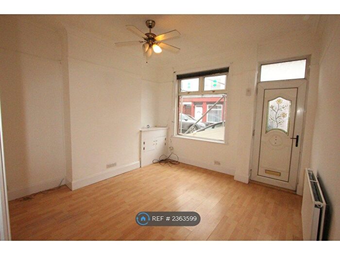 2 Bedroom Terraced House To Rent In Mayfield Grove, Manchester, M18