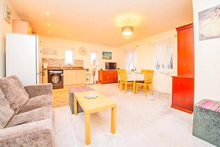 2 Bedroom Flat To Rent In Harriet Street, Manchester, M28