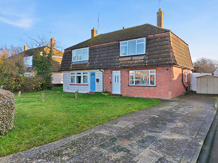 3 Bedroom Semi-Detached House For Sale In Church Avenue, Broomfield, CM1