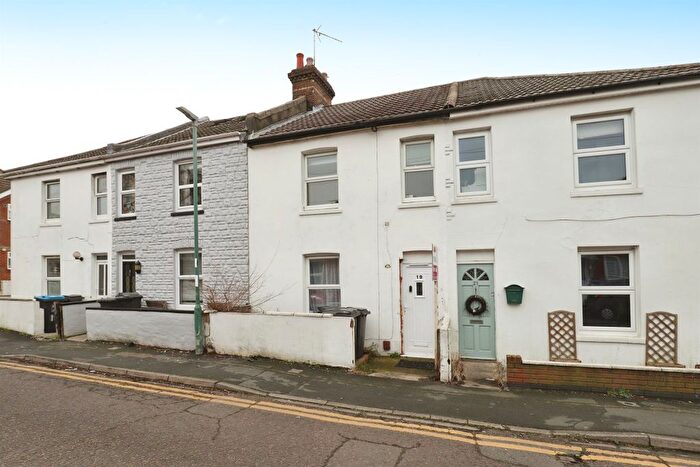 3 Bedroom Terraced House For Sale In Victoria Place, Bournemouth, BH1