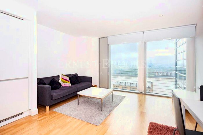 Studio To Rent In Landmark East Tower, Canary Wharf, E14