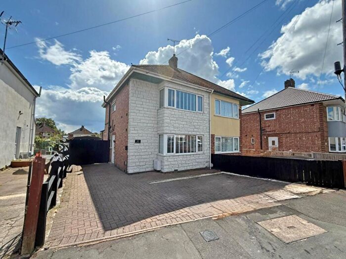 3 Bedroom Semi Detached House For Sale In Bennett Street, Rugby, CV21