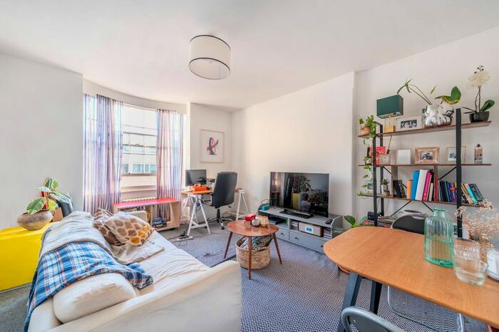 1 Bedroom Flat To Rent In Porchester Road, Notting Hill, London, W2