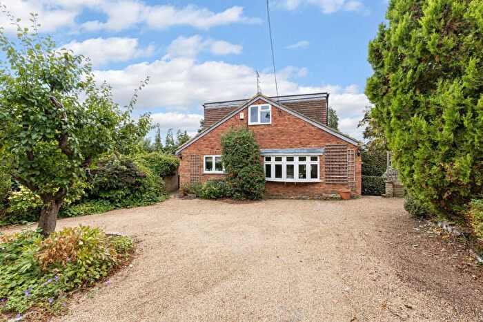 4 Bedroom Detached House For Sale In Halldore Hill, Cookham, Maidenhead, Berkshire, SL6