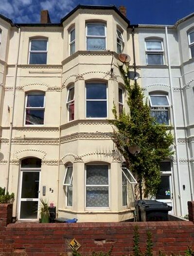 2 Bedroom Flat To Rent In St. Andrews Road, Exmouth, EX8