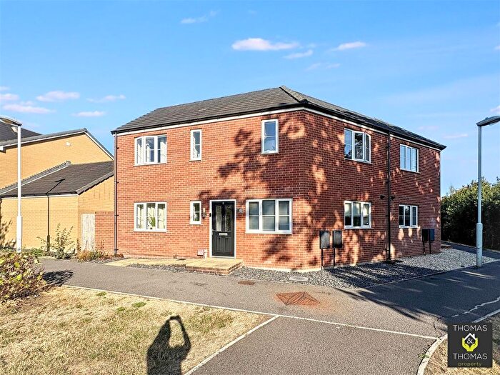 3 Bedroom Semi Detached House For Sale In Hawthorn Close, Hardwicke, GL2
