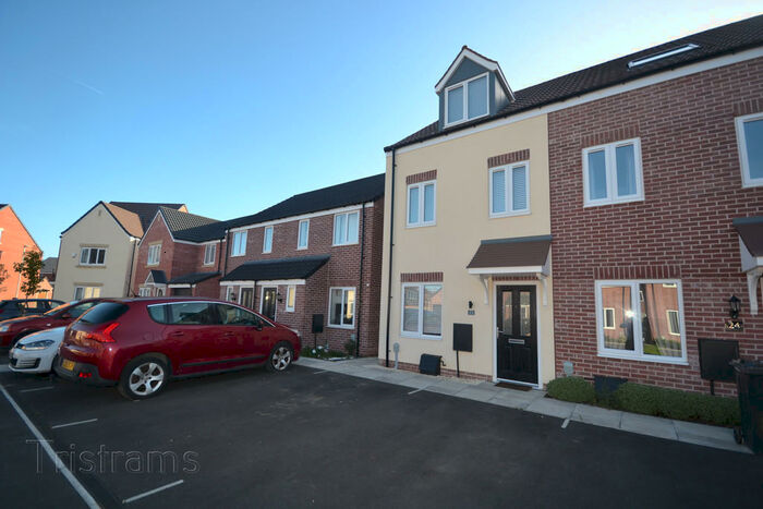 3 Bedroom Semi-Detached House To Rent In Kingfisher Road, Nottingham, NG14