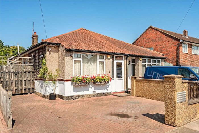 1 Bedroom Bungalow For Sale In Curtis Road, Whitton, Hounslow, TW4