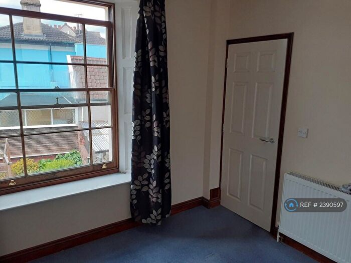 1 Bedroom Flat To Rent In Wellington Park, Bristol, BS8