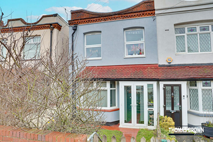 3 Bedroom End Of Terrace House For Sale In Perry Hall Road, Orpington, BR6