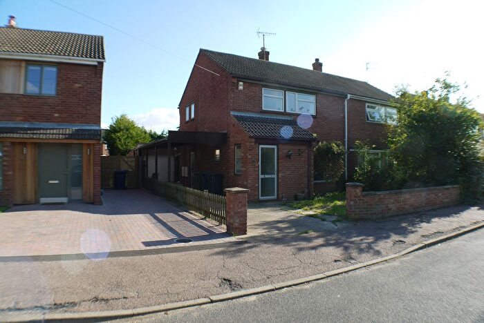 3 Bedroom Semi-Detached House To Rent In Bourne Road, Cambridge, CB4