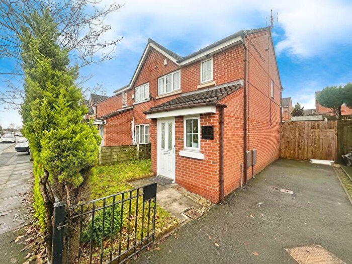 3 Bedroom Semi Detached House For Sale In Willow Street, Bury, BL9