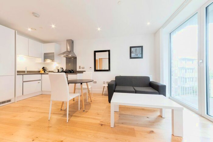 Studio To Rent In Sovereign Tower, Emily Street, Canning Town, London, E16